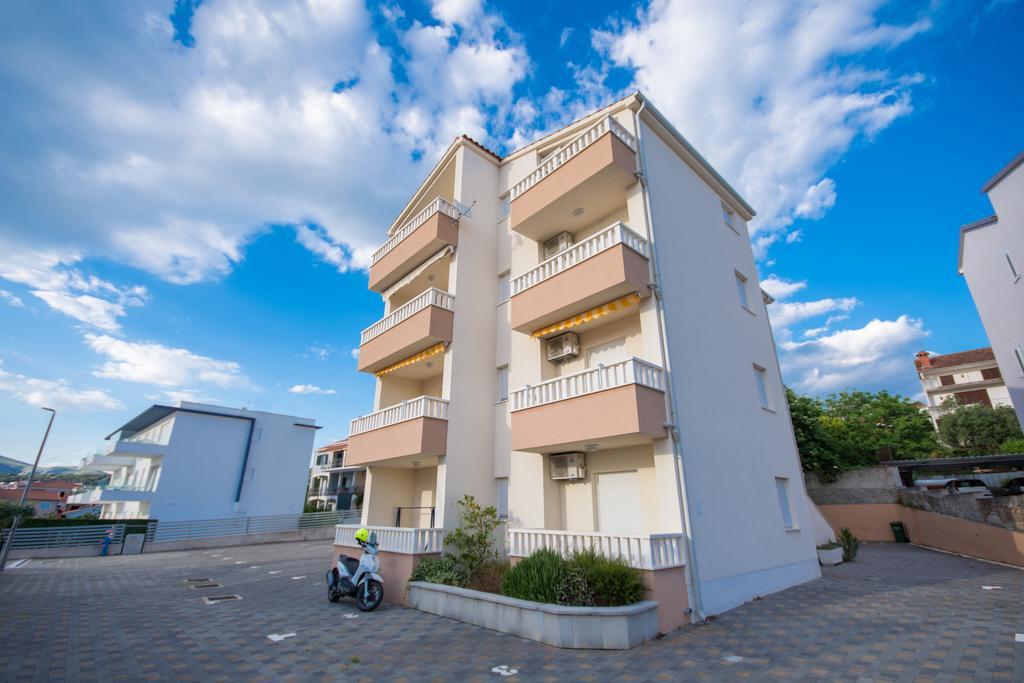 Apartment Angie Trogir Buitenkant foto