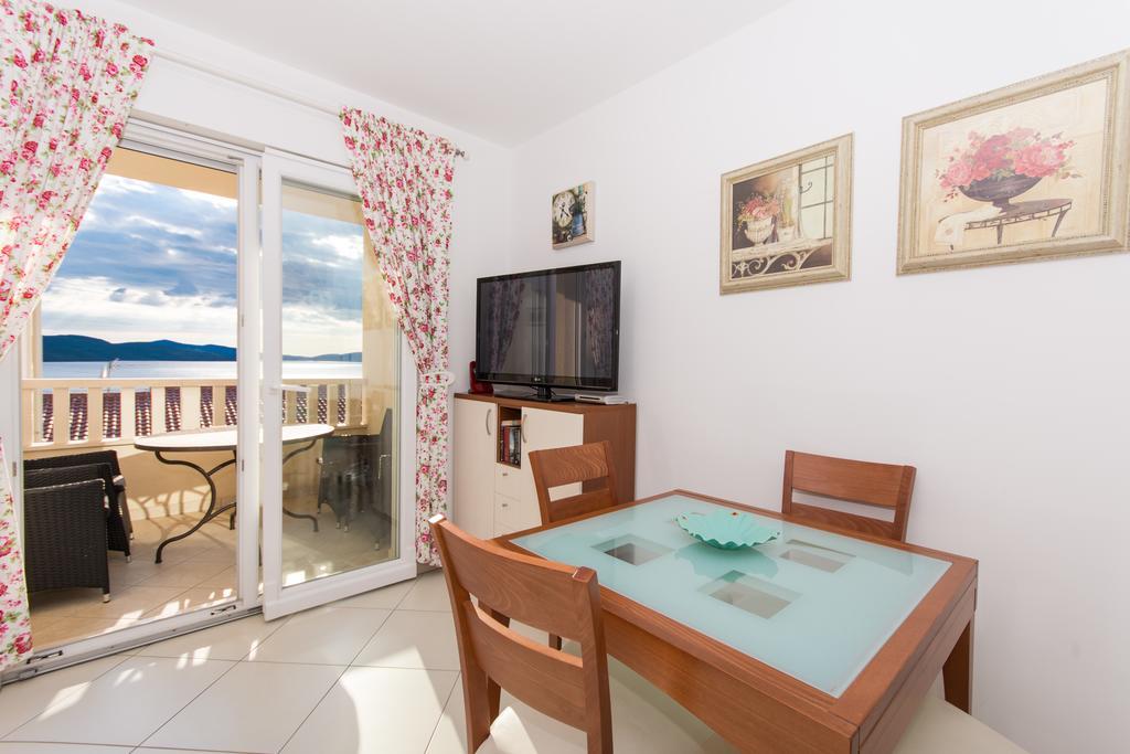 Apartment Angie Trogir Buitenkant foto